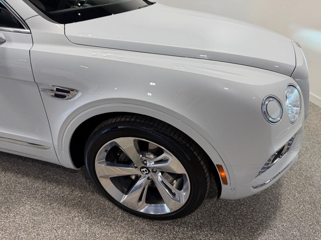 2018 Bentley Bentayga W12 Signature AWD - 23012681 - 30