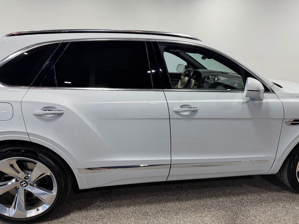 2018 Bentley Bentayga W12 Signature AWD - 23012681 - 31
