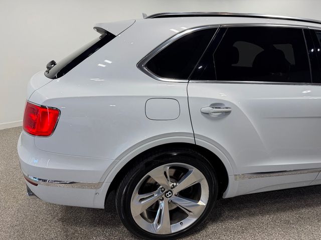 2018 Bentley Bentayga W12 Signature AWD - 23012681 - 32