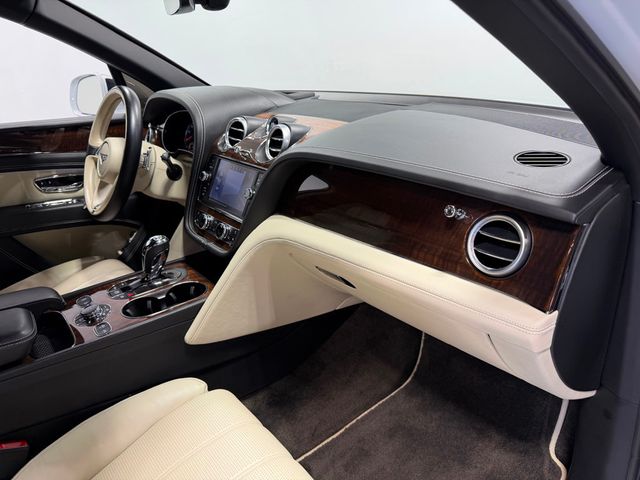 2018 Bentley Bentayga W12 Signature AWD - 23012681 - 35