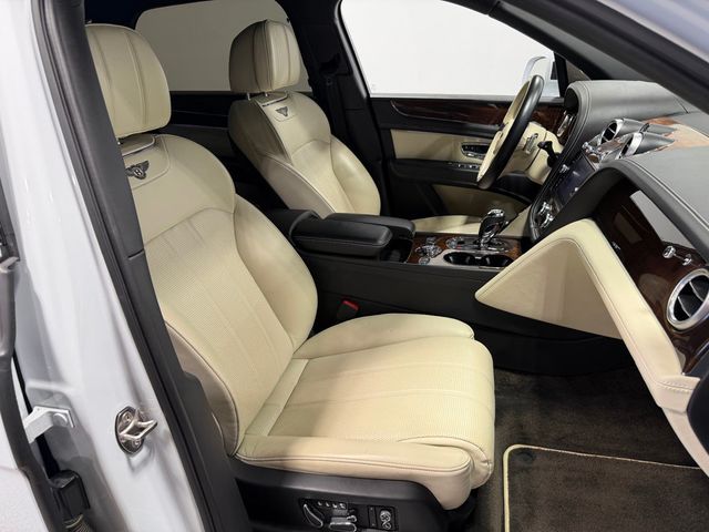 2018 Bentley Bentayga W12 Signature AWD - 23012681 - 38