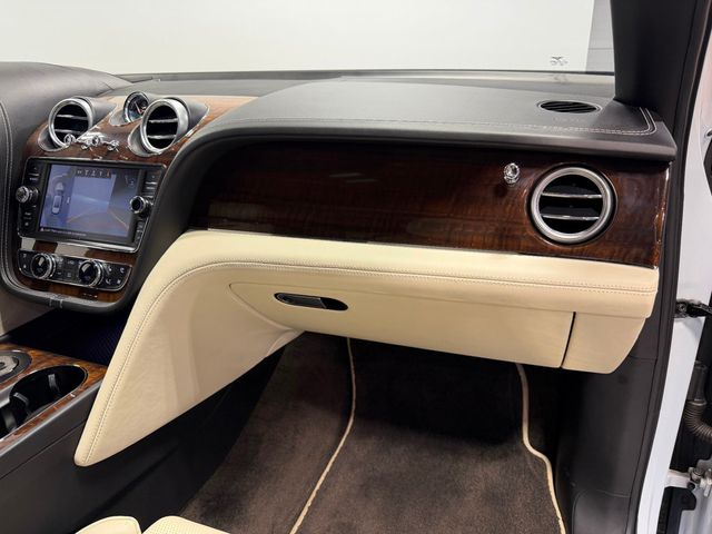 2018 Bentley Bentayga W12 Signature AWD - 23012681 - 41