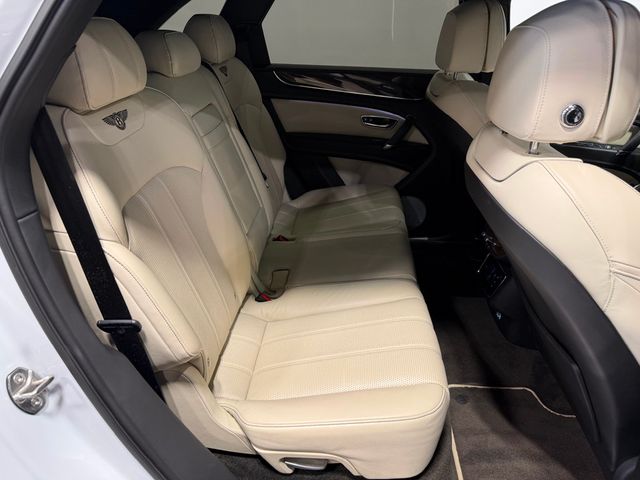 2018 Bentley Bentayga W12 Signature AWD - 23012681 - 43
