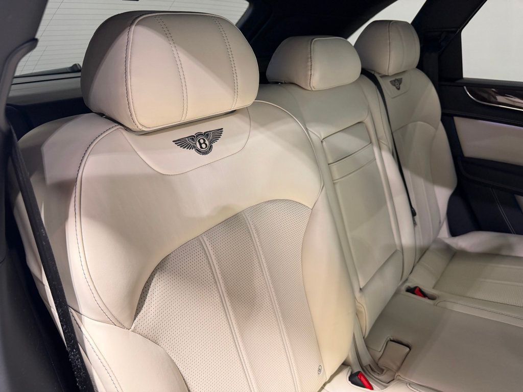 2018 Bentley Bentayga W12 Signature AWD - 23012681 - 44