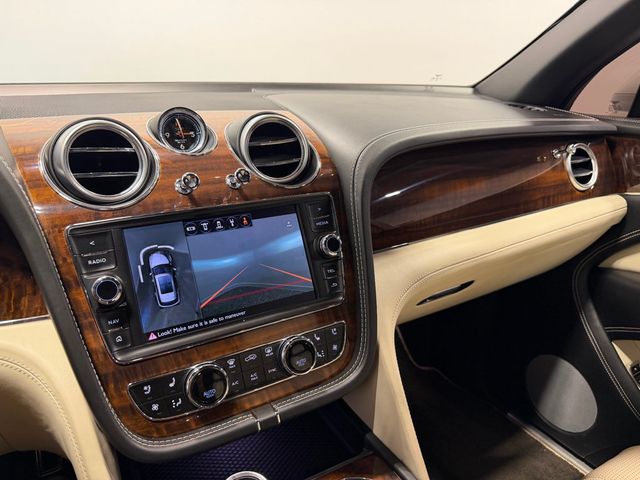 2018 Bentley Bentayga W12 Signature AWD - 23012681 - 45