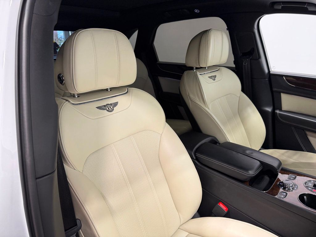 2018 Bentley Bentayga W12 Signature AWD - 23012681 - 66