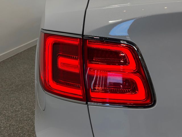 2018 Bentley Bentayga W12 Signature AWD - 23012681 - 74