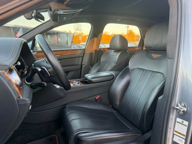 2018 Bentley Bentayga W12 Signature AWD - 22977457 - 9