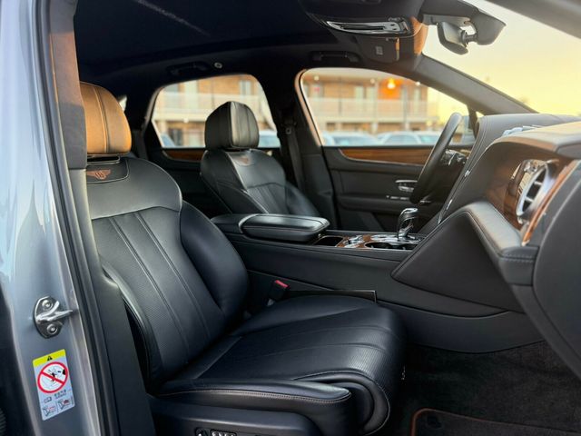 2018 Bentley Bentayga W12 Signature AWD - 22977457 - 10