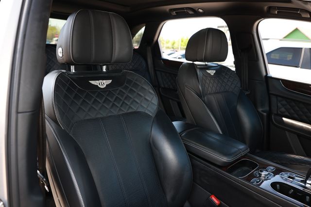 2018 Bentley Bentayga W12 Signature AWD - 23032669 - 20