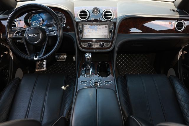 2018 Bentley Bentayga W12 Signature AWD - 23032669 - 23