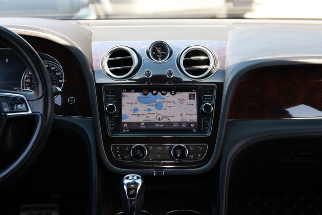 2018 Bentley Bentayga W12 Signature AWD - 23032669 - 45