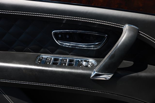 2018 Bentley Bentayga W12 Signature AWD - 23032669 - 56