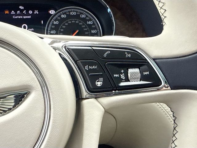 2018 Bentley Bentayga W12 Signature AWD - 23013239 - 11