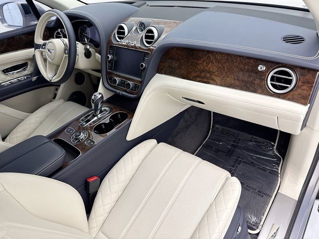 2018 Bentley Bentayga W12 Signature AWD - 23013239 - 15