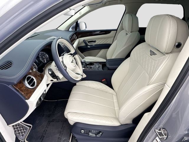 2018 Bentley Bentayga W12 Signature AWD - 23013239 - 17