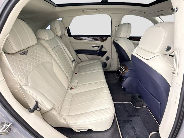 2018 Bentley Bentayga W12 Signature AWD - 23013239 - 20