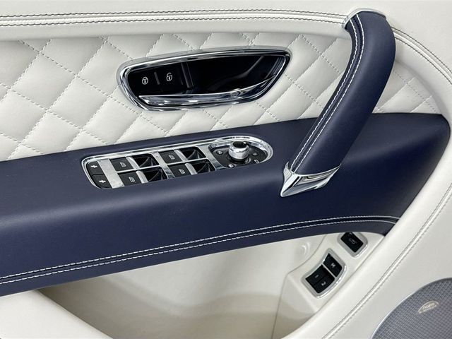 2018 Bentley Bentayga W12 Signature AWD - 23013239 - 21