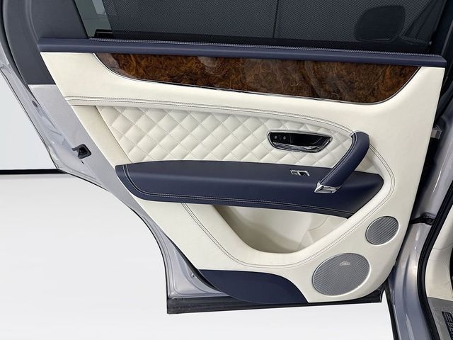 2018 Bentley Bentayga W12 Signature AWD - 23013239 - 24