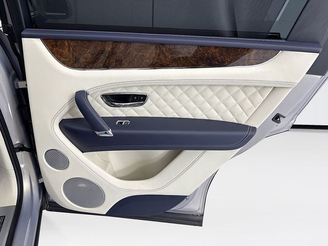 2018 Bentley Bentayga W12 Signature AWD - 23013239 - 25