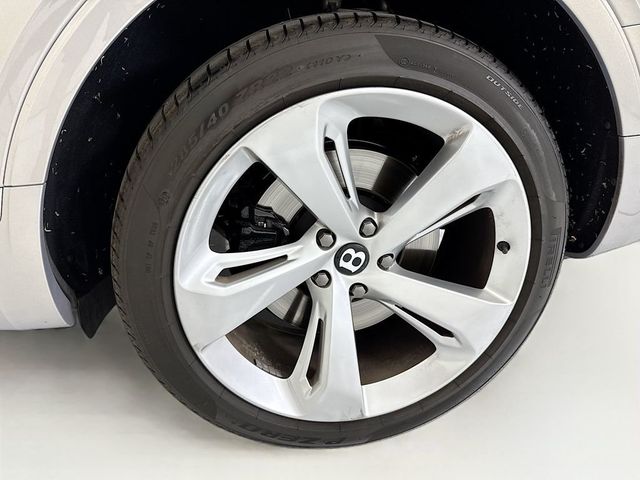 2018 Bentley Bentayga W12 Signature AWD - 23013239 - 29