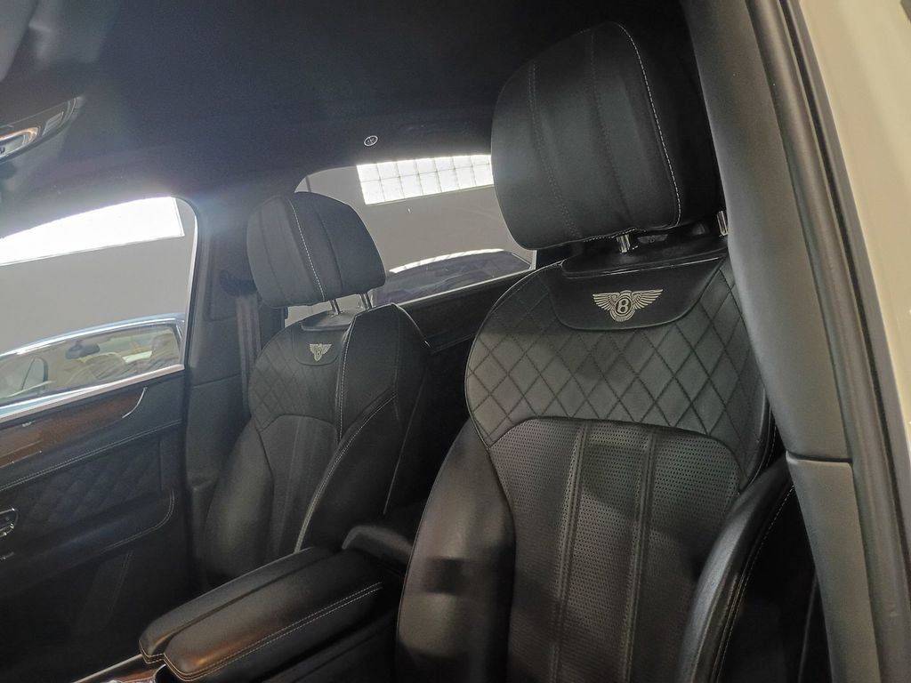 2018 Bentley Bentayga W12 Signature AWD Florida SUV - 23091809 - 14