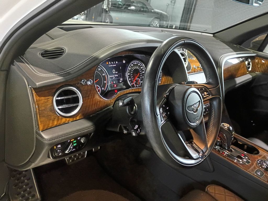 2018 Bentley Bentayga W12 Signature AWD Florida SUV - 23091809 - 15