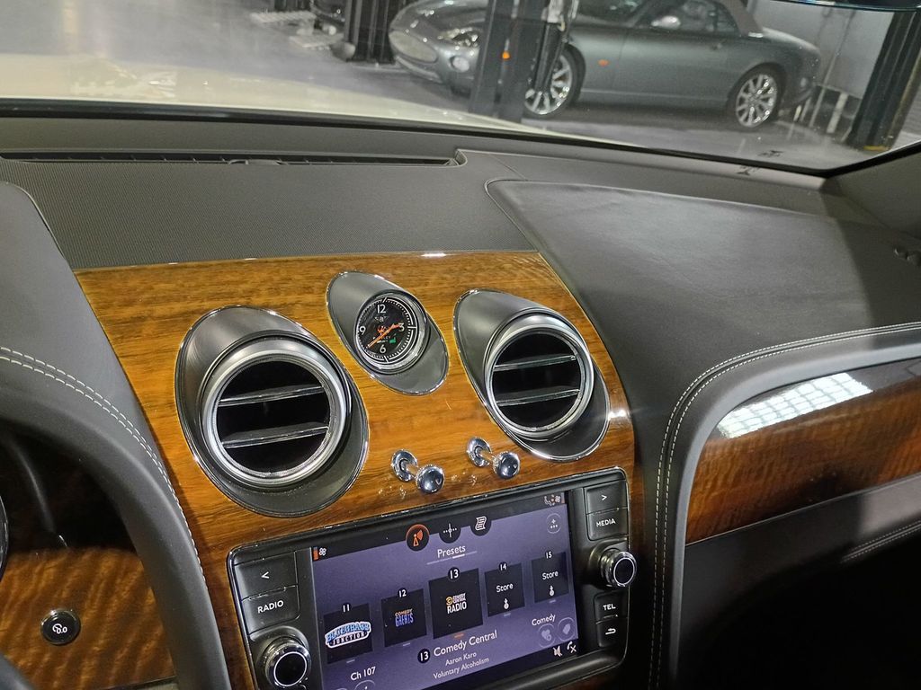 2018 Bentley Bentayga W12 Signature AWD Florida SUV - 23091809 - 20