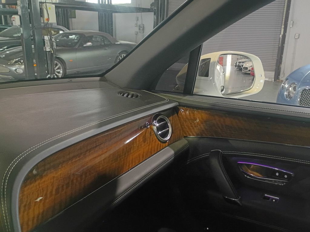 2018 Bentley Bentayga W12 Signature AWD Florida SUV - 23091809 - 21