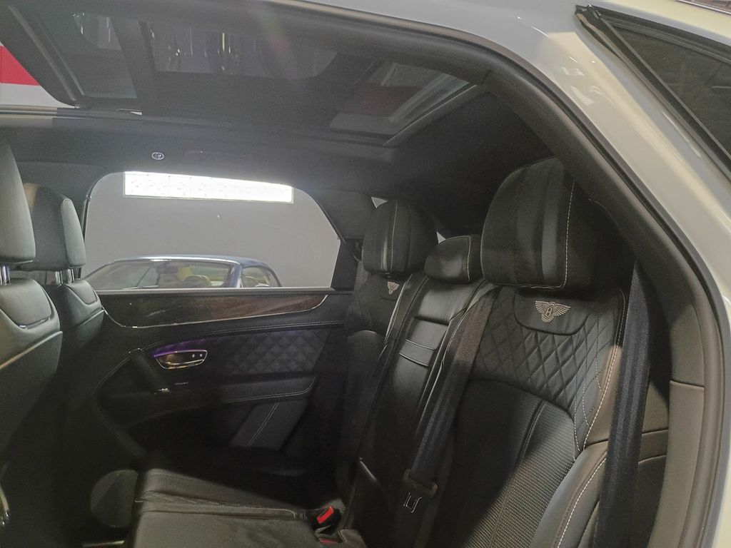 2018 Bentley Bentayga W12 Signature AWD Florida SUV - 23091809 - 29