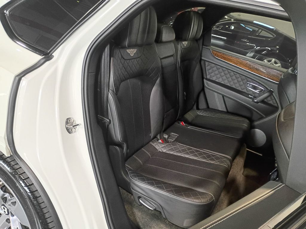 2018 Bentley Bentayga W12 Signature AWD Florida SUV - 23091809 - 31