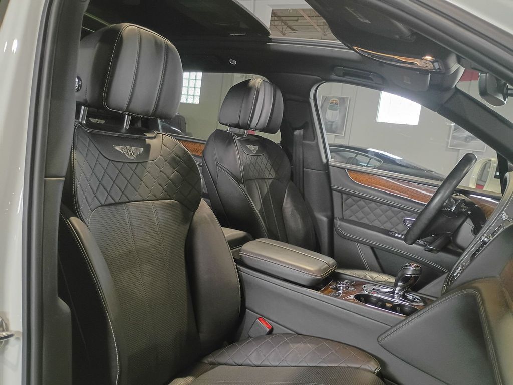 2018 Bentley Bentayga W12 Signature AWD Florida SUV - 23091809 - 34