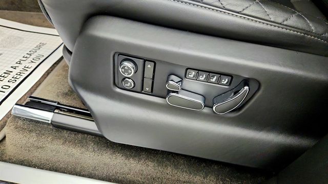 2018 Bentley Bentayga W12 Signature AWD w/ All Terrain Spec & Dynamic Ride Control - 23075473 - 14