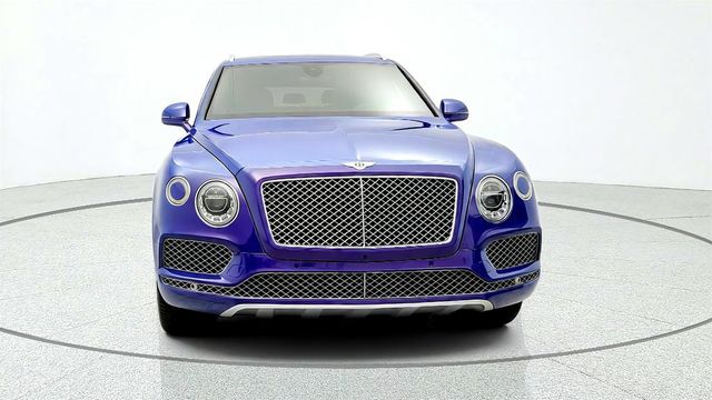 2018 Bentley Bentayga W12 Signature AWD w/ All Terrain Spec & Dynamic Ride Control - 23075473 - 1