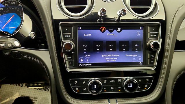 2018 Bentley Bentayga W12 Signature AWD w/ All Terrain Spec & Dynamic Ride Control - 23075473 - 21