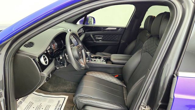 2018 Bentley Bentayga W12 Signature AWD w/ All Terrain Spec & Dynamic Ride Control - 23075473 - 25