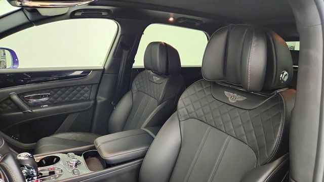 2018 Bentley Bentayga W12 Signature AWD w/ All Terrain Spec & Dynamic Ride Control - 23075473 - 26