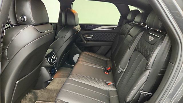 2018 Bentley Bentayga W12 Signature AWD w/ All Terrain Spec & Dynamic Ride Control - 23075473 - 27