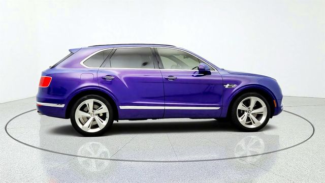 2018 Bentley Bentayga W12 Signature AWD w/ All Terrain Spec & Dynamic Ride Control - 23075473 - 3