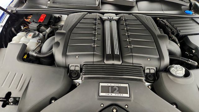 2018 Bentley Bentayga W12 Signature AWD w/ All Terrain Spec & Dynamic Ride Control - 23075473 - 40