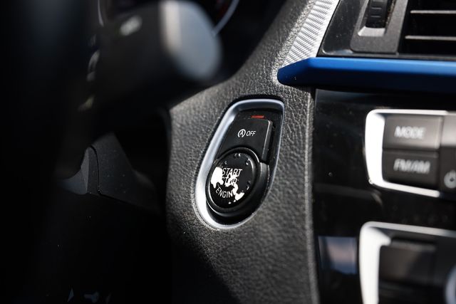 2018 BMW 2 Series M240i - 23041090 - 30