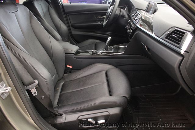 2018 BMW 3 Series 320i xDrive - 23038447 - 31