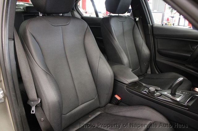 2018 BMW 3 Series 320i xDrive - 23038447 - 32