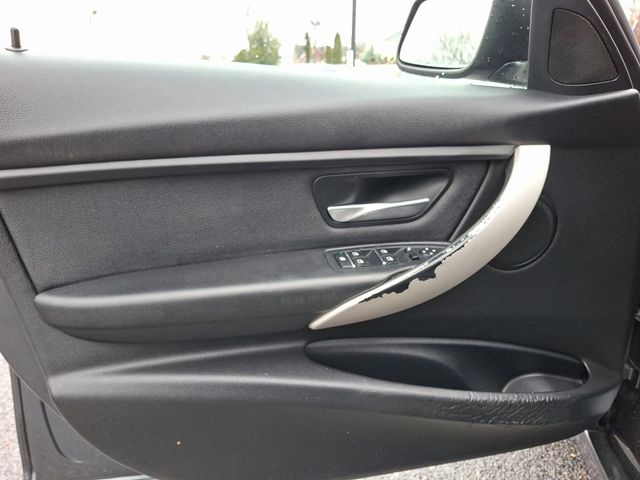 2018 BMW 3 Series 320i xDrive - 22764058 - 11