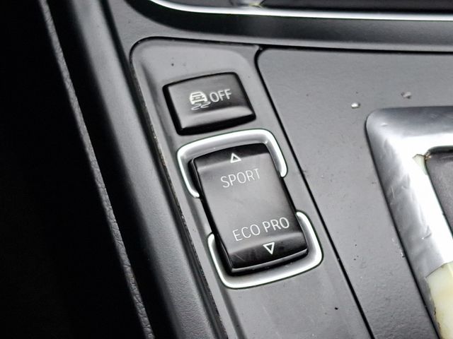 2018 BMW 3 Series 320i xDrive - 22764058 - 16