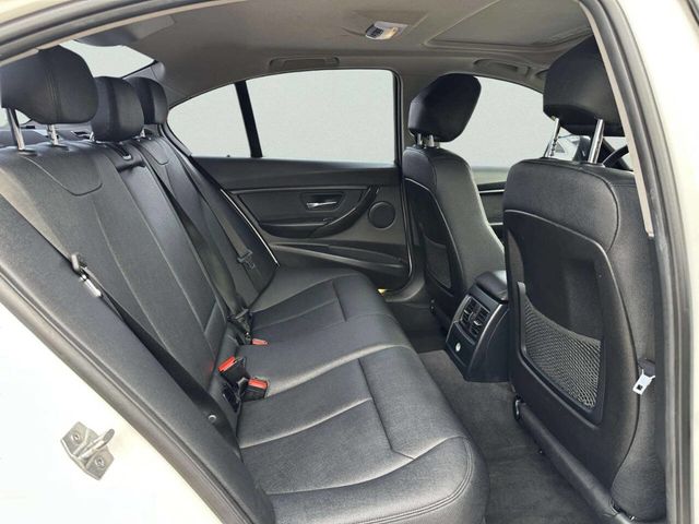 2018 BMW 3 Series 320i xDrive - 23003224 - 13