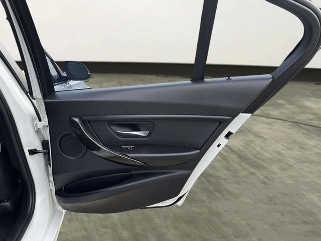 2018 BMW 3 Series 320i xDrive - 23003224 - 14