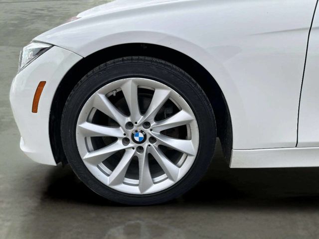 2018 BMW 3 Series 320i xDrive - 23003224 - 31