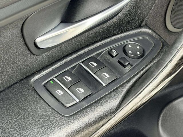 2018 BMW 3 Series 320i xDrive - 23019061 - 14