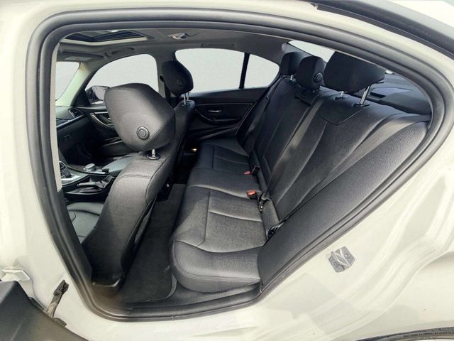 2018 BMW 3 Series 320i xDrive - 23019061 - 22